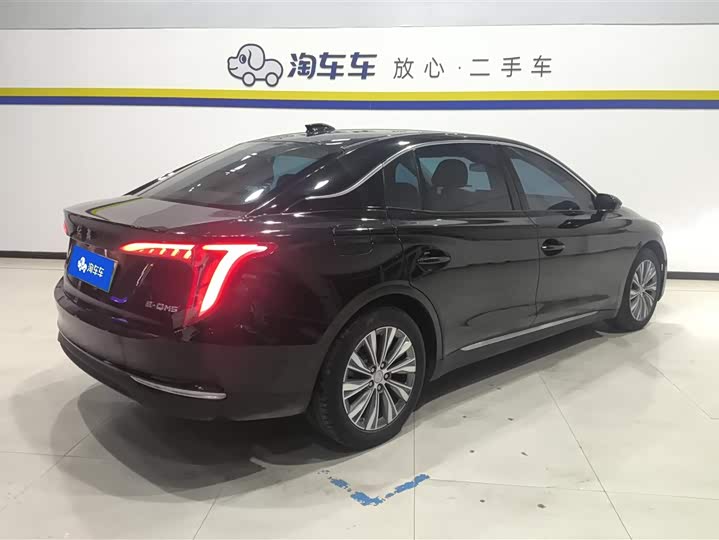 Фото 3 - Hongqi E-QM5