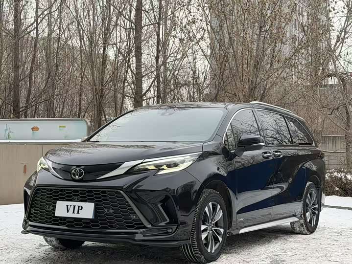 Фото 1 - Toyota Granvia