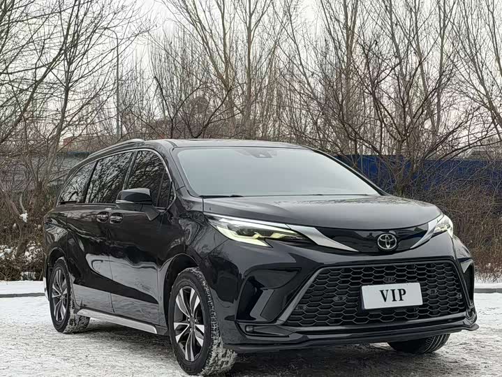 Фото 3 - Toyota Granvia