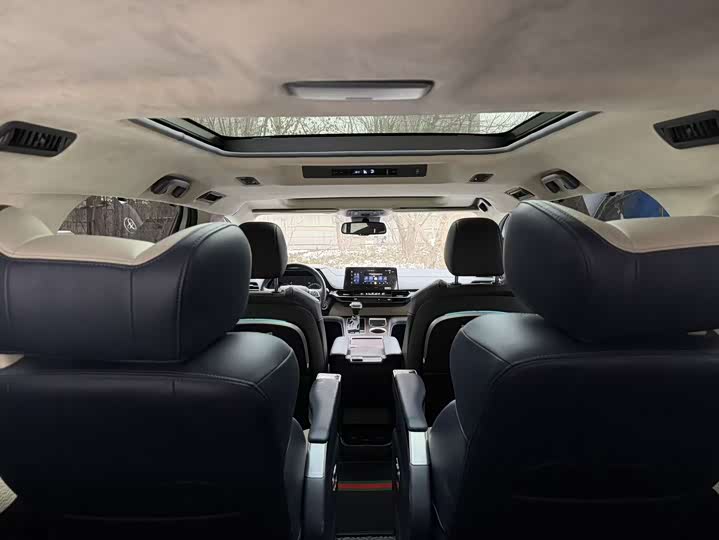 Фото 5 - Toyota Granvia