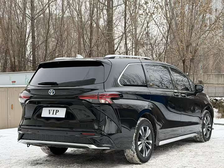 Фото 9 - Toyota Granvia