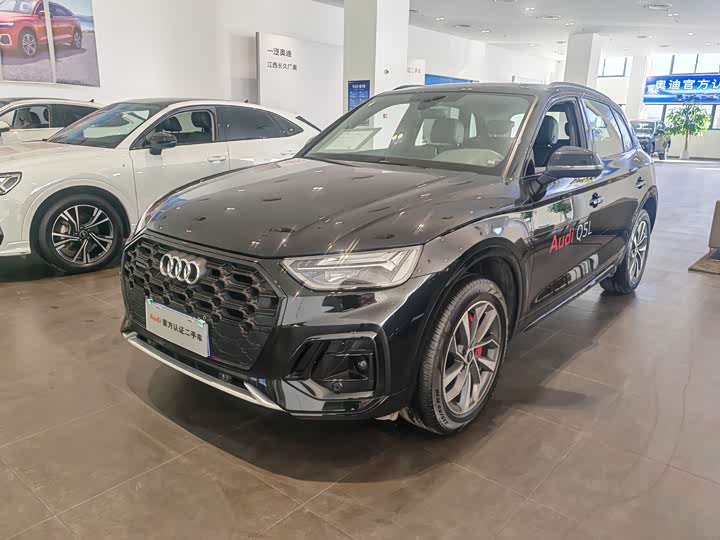 Фото 1 - Audi Q5L