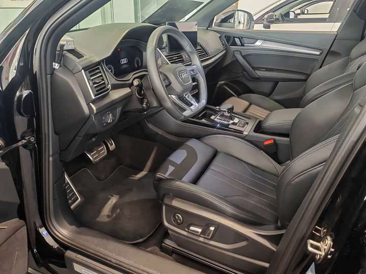 Фото 4 - Audi Q5L