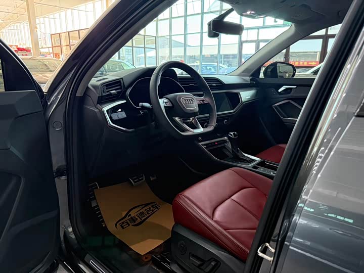 Фото 4 - Audi Q3