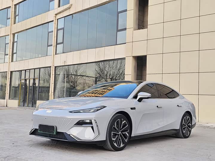 Фото 1 - Geely Galaxy E8