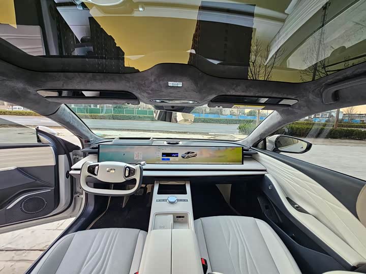 Фото 4 - Geely Galaxy E8