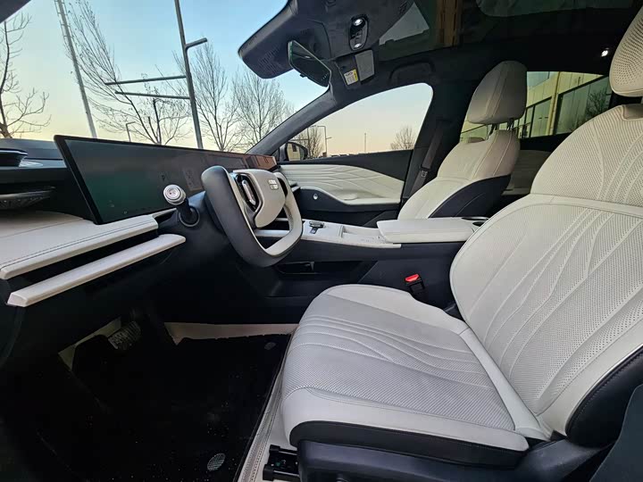 Фото 5 - Geely Galaxy E8