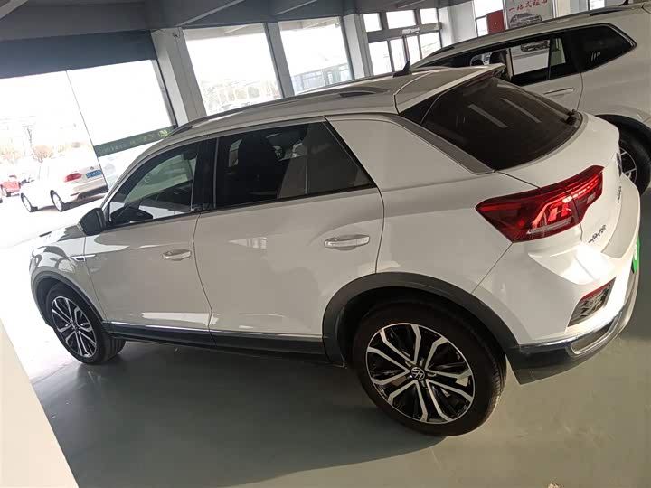 Фото 5 - Volkswagen T-Roc