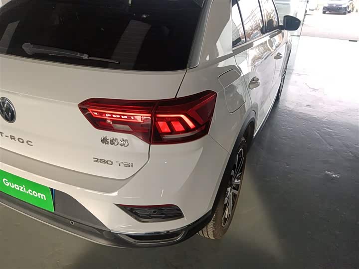 Фото 8 - Volkswagen T-Roc