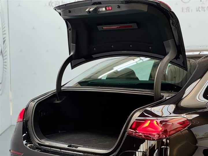 Фото 3 - Mercedes-Benz E-Class Hybrid