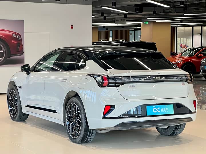 Фото 5 - Zeekr 001