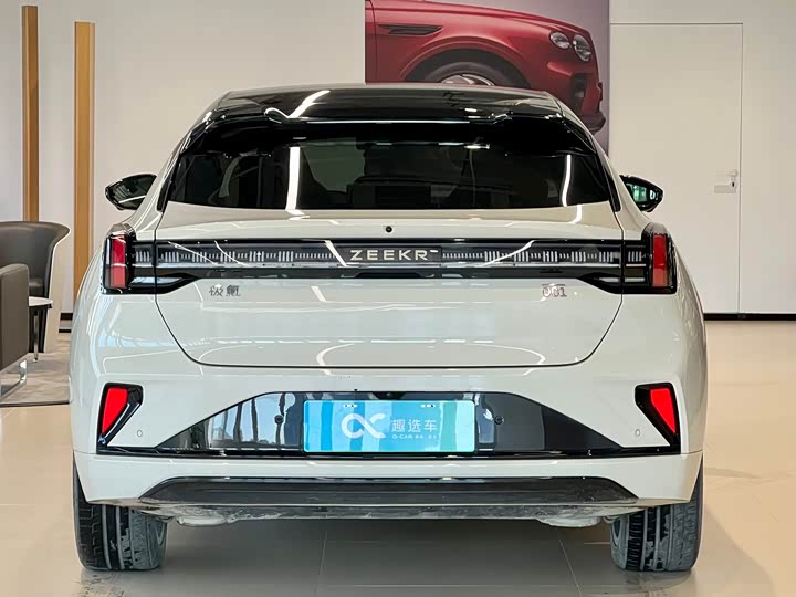 Фото 6 - Zeekr 001