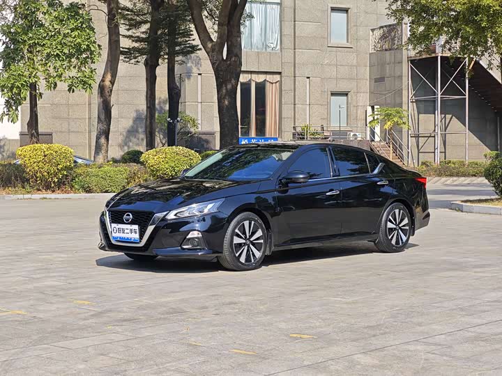 Фото 1 - Nissan Teana