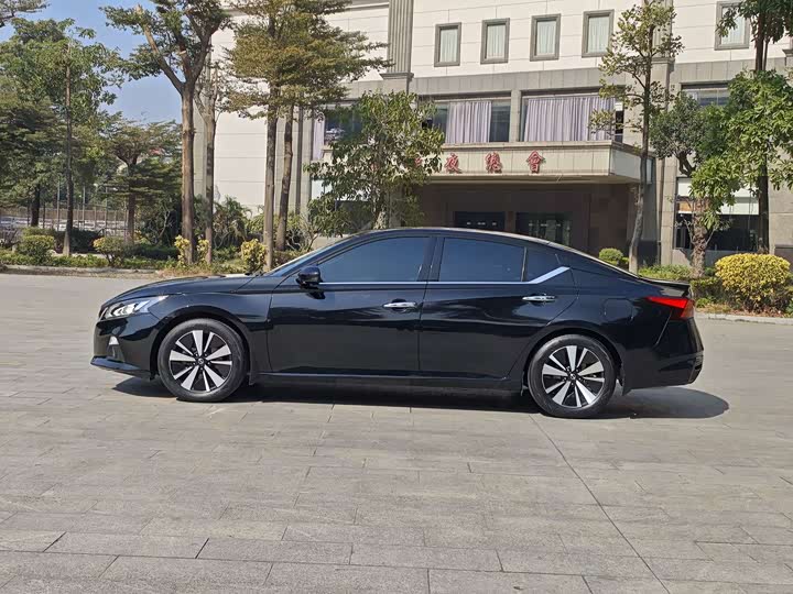 Фото 4 - Nissan Teana