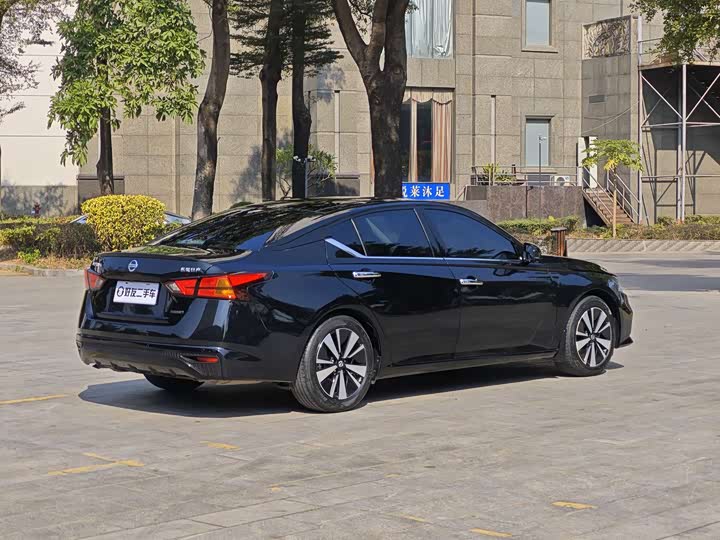 Фото 5 - Nissan Teana