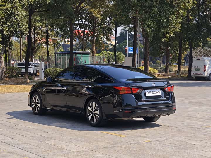 Фото 7 - Nissan Teana