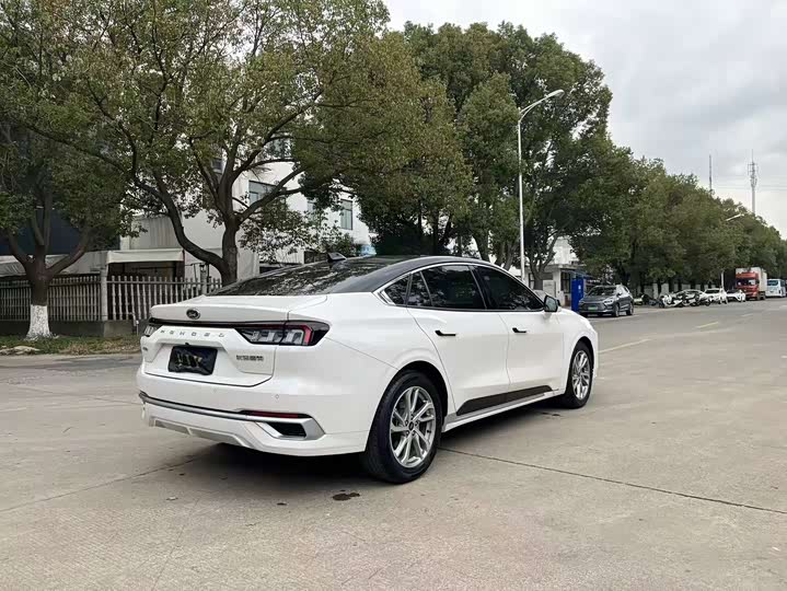 Фото 5 - Ford Mondeo