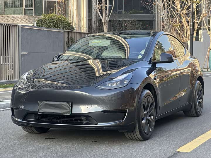 Фото 1 - Tesla Model Y