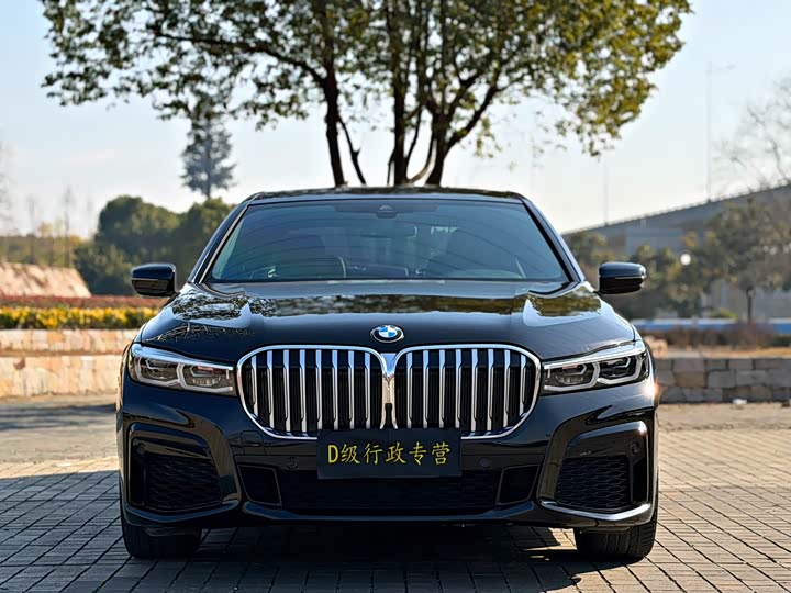 Фото 2 - BMW 7 Series