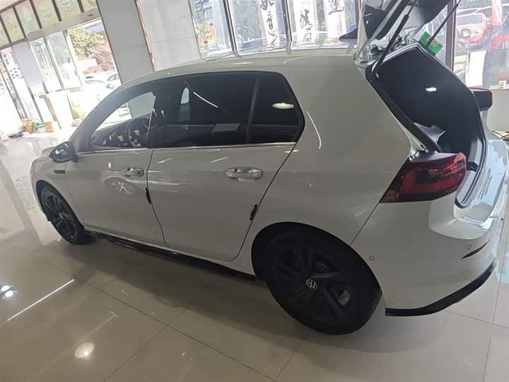 Фото 5 - Volkswagen Golf
