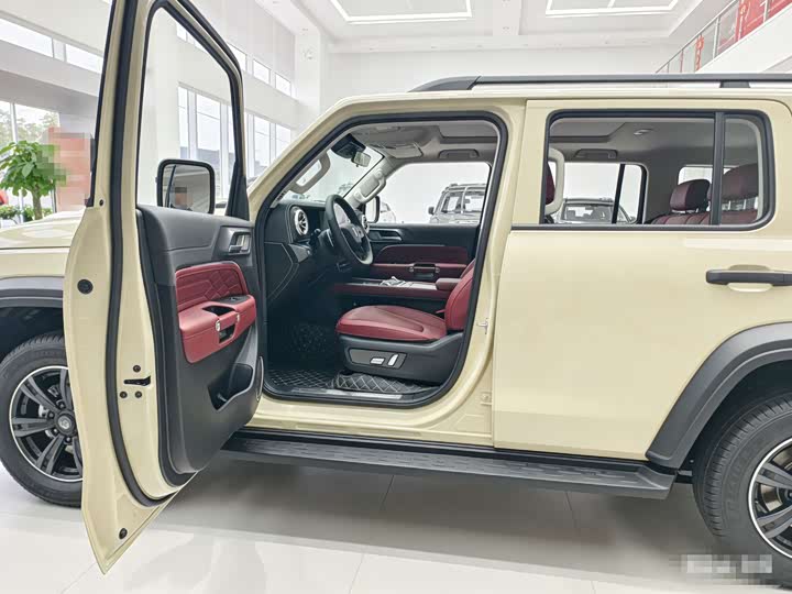 Фото 2 - Tank 300 Hybrid