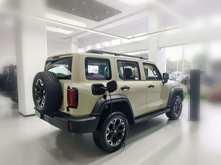 Фото 3 - Tank 300 Hybrid