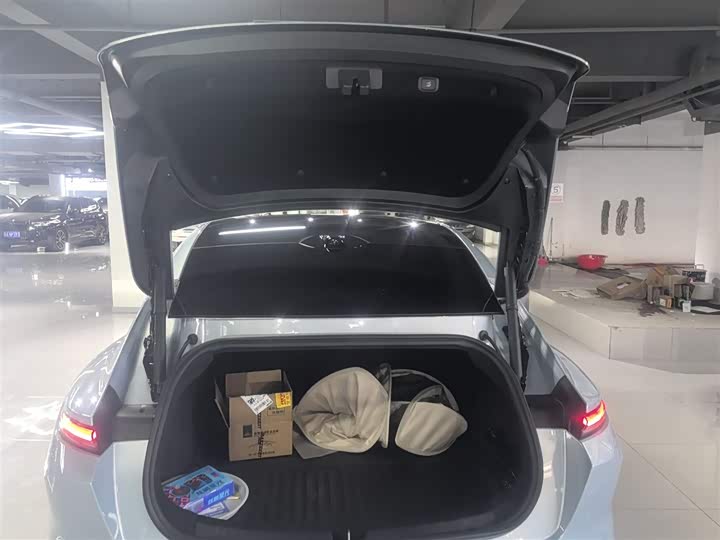 Фото 9 - Nio ET5