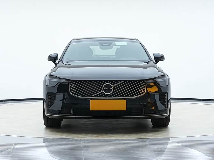 Фото 2 - Volvo S90