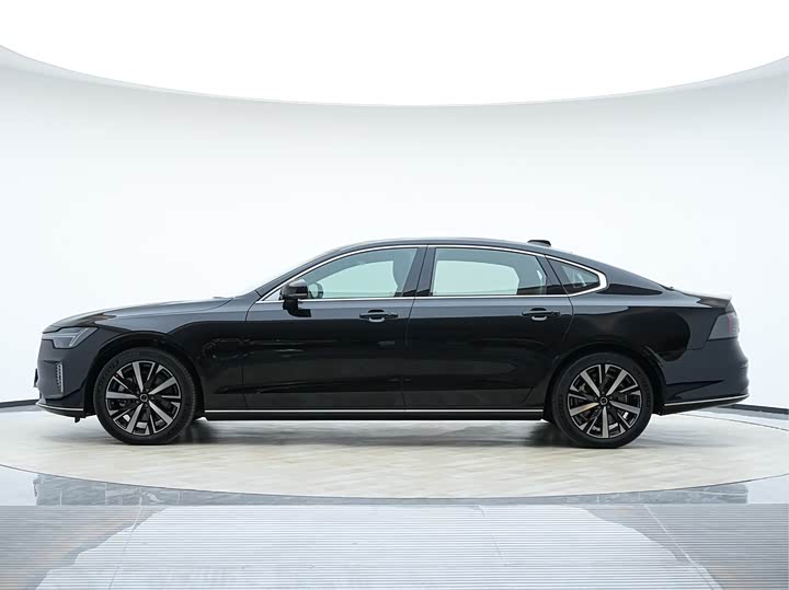 Фото 3 - Volvo S90