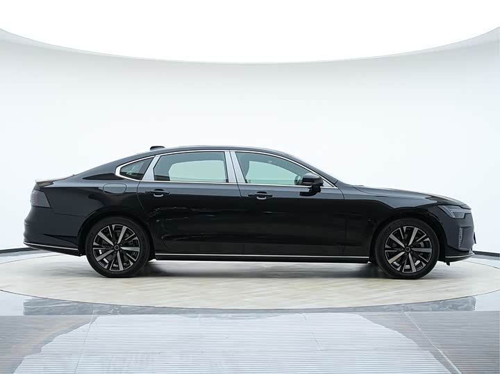 Фото 5 - Volvo S90