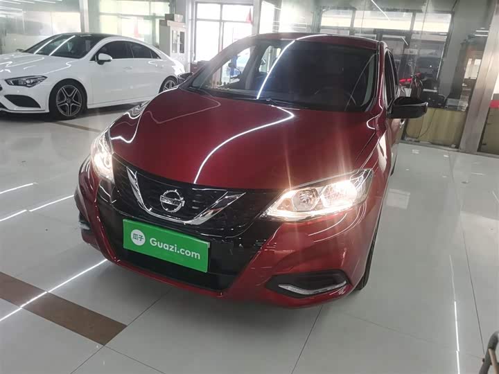 Фото 1 - Nissan Tiida