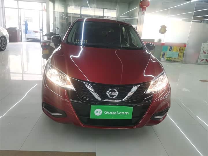 Фото 3 - Nissan Tiida