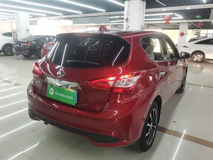 Фото 7 - Nissan Tiida