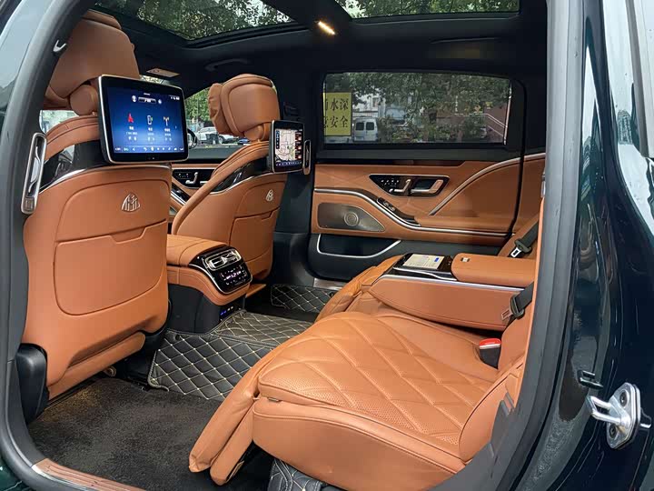 Фото 6 - Mercedes-Benz Maybach S-Class