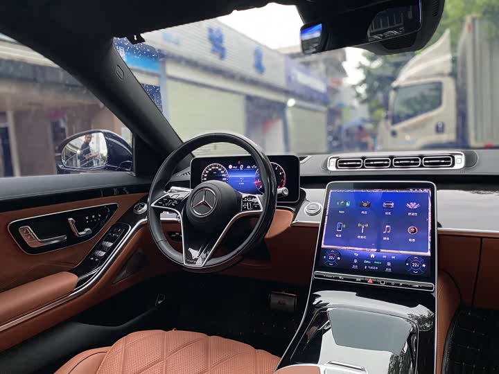 Фото 9 - Mercedes-Benz Maybach S-Class