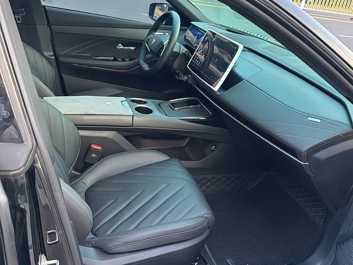 Фото 9 - Changan Deepal SL03