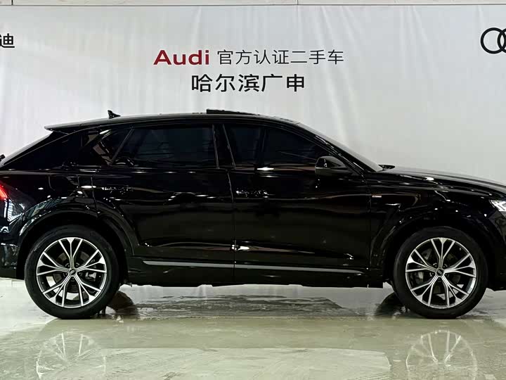 Фото 2 - Audi Q8