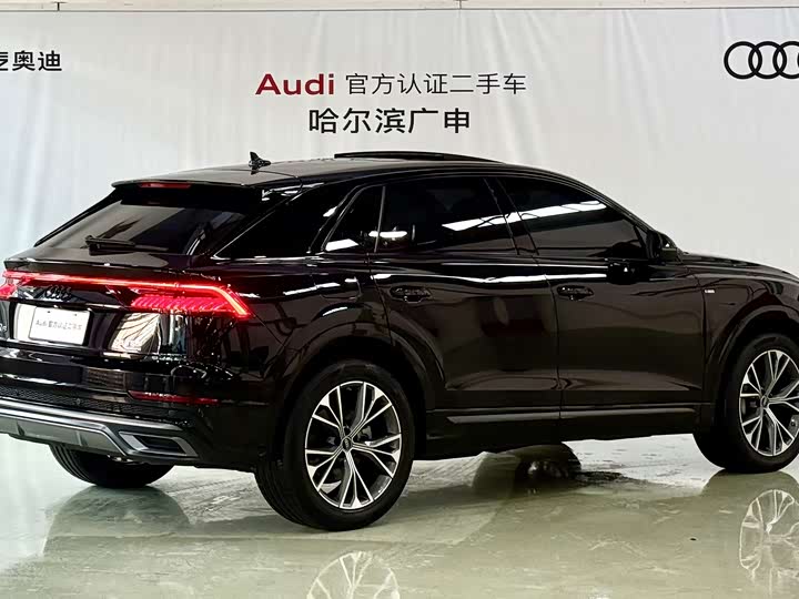 Фото 4 - Audi Q8