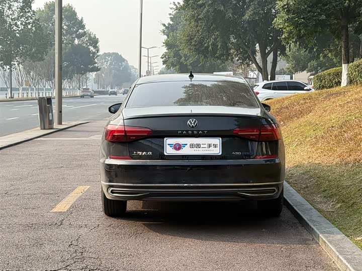 Фото 5 - Volkswagen Passat Hybrid