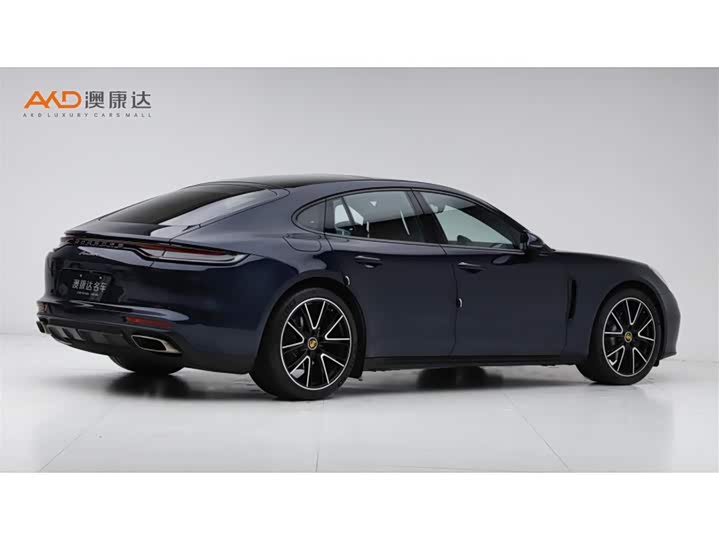 Фото 3 - Porsche Panamera