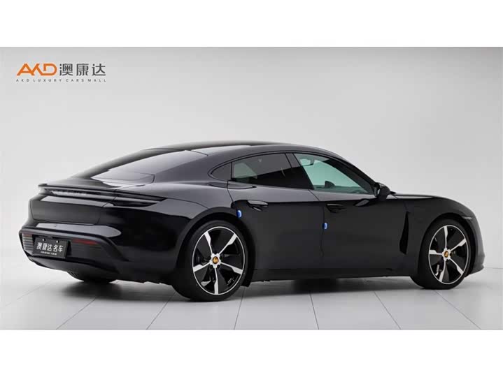 Фото 3 - Porsche Taycan