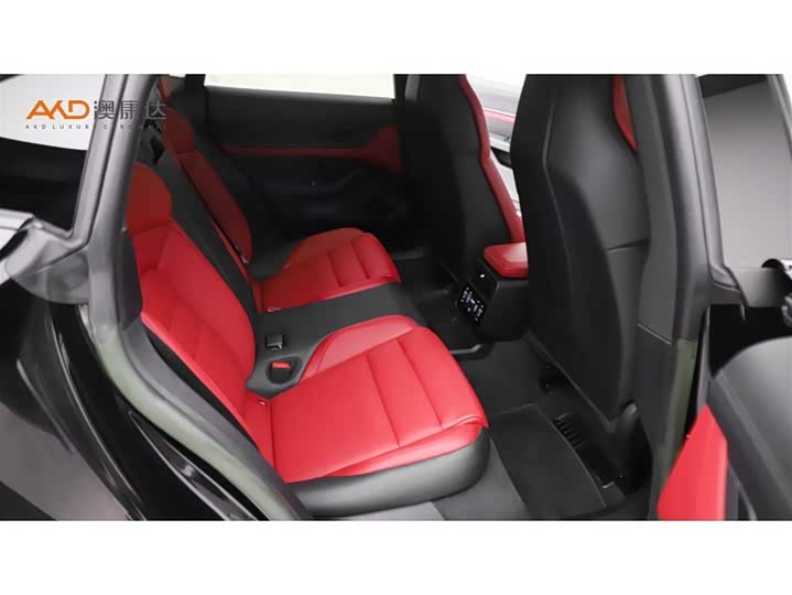 Фото 8 - Porsche Taycan