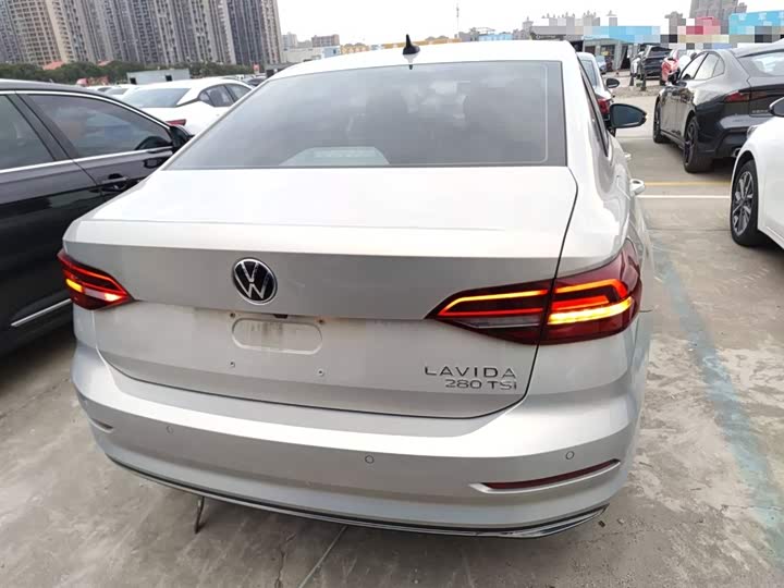 Фото 6 - Volkswagen Lavida