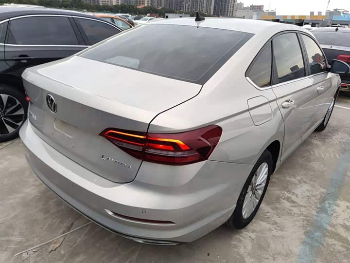 Фото 7 - Volkswagen Lavida