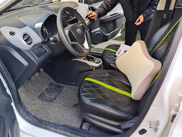 Фото 9 - Changan BenBen E-Star