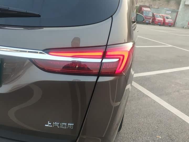 Фото 8 - Buick GL8 ES