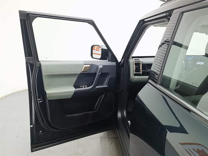 Фото 8 - Chery iCar 03