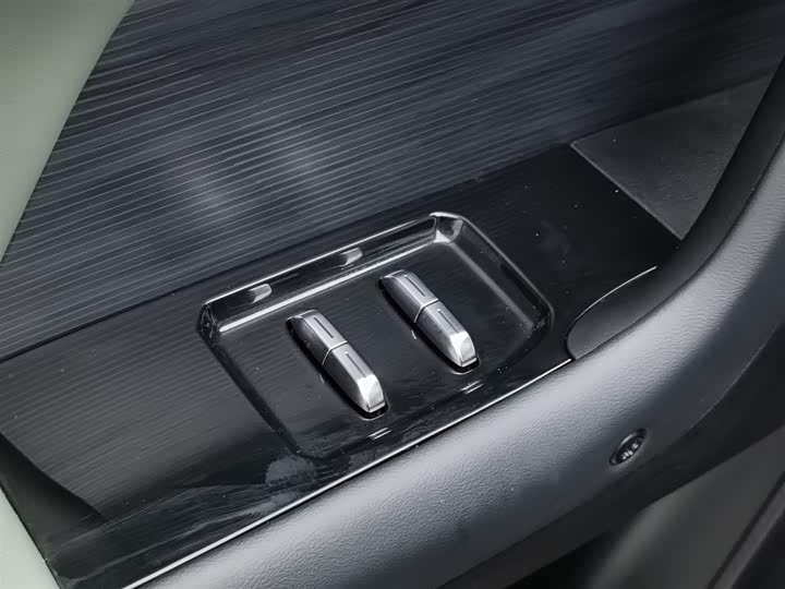 Фото 9 - Chery iCar 03