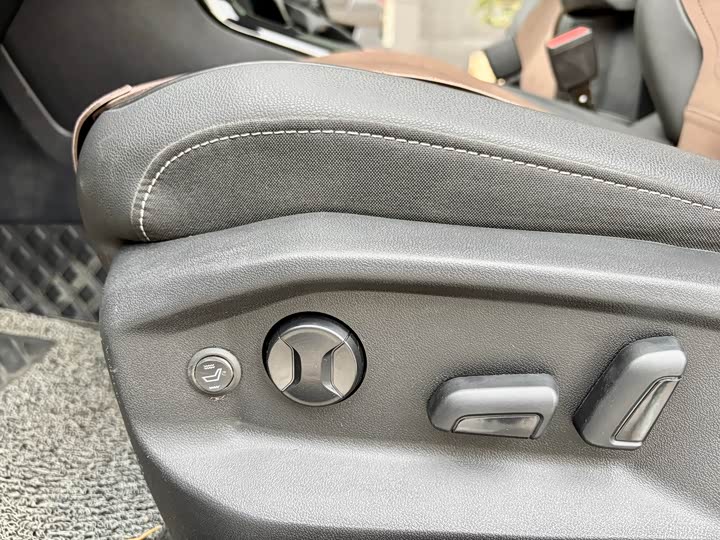 Фото 7 - Volkswagen T-Roc