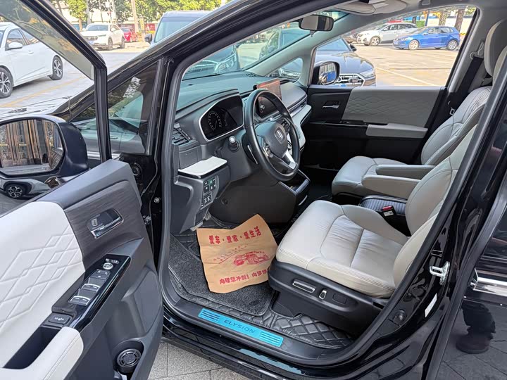 Фото 4 - Honda Elysion